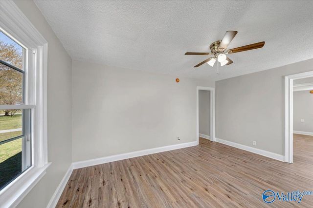 27792 South Road, Athens, AL 35613