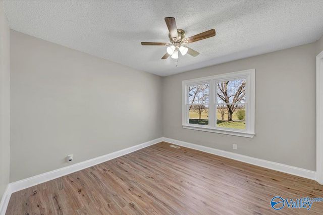 27792 South Road, Athens, AL 35613