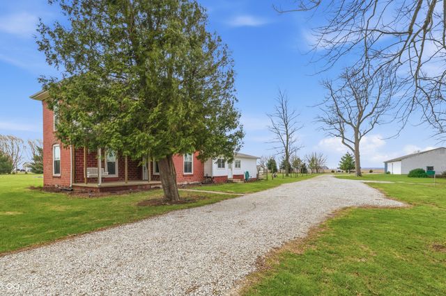 8373 W 1700 N, Elwood, IN 46036