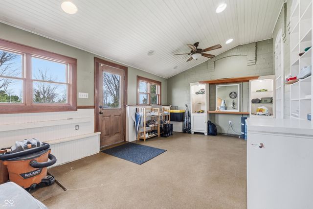 8373 W 1700 N, Elwood, IN 46036
