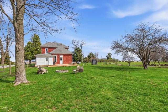 8373 W 1700 N, Elwood, IN 46036