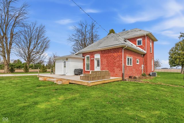 8373 W 1700 N, Elwood, IN 46036