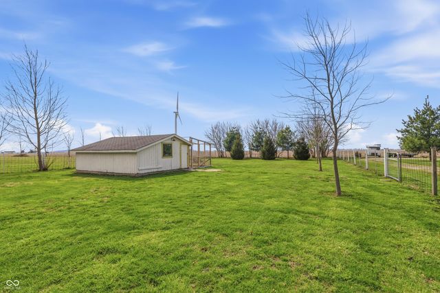 8373 W 1700 N, Elwood, IN 46036