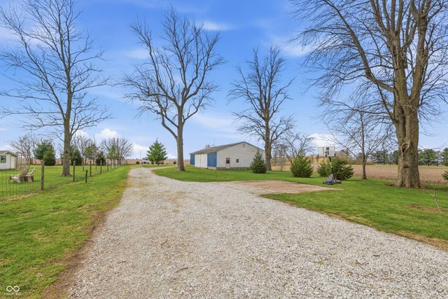 8373 W 1700 N, Elwood, IN 46036