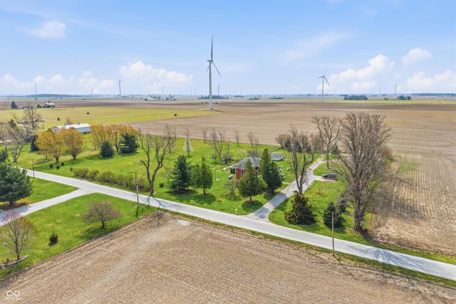 8373 W 1700 N, Elwood, IN 46036