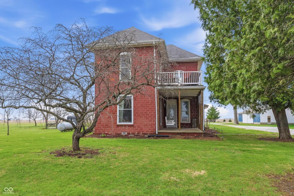 8373 W 1700 N, Elwood, IN 46036