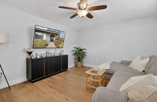 610 MOUNT HOMER ROAD 610, Eustis, FL 32726