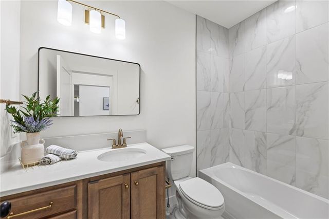 15366 W 173rd Terrace, Olathe, KS 66062