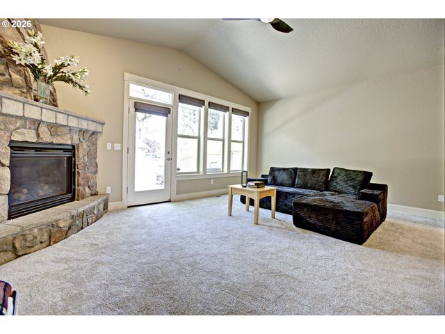 13197 Sw BEDFORD St, Tigard, OR 97224