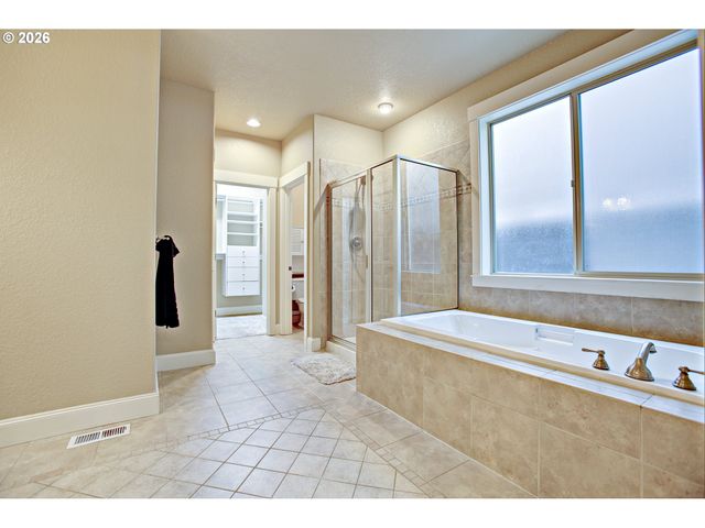 13197 Sw BEDFORD St, Tigard, OR 97224
