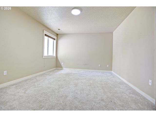 13197 Sw BEDFORD St, Tigard, OR 97224