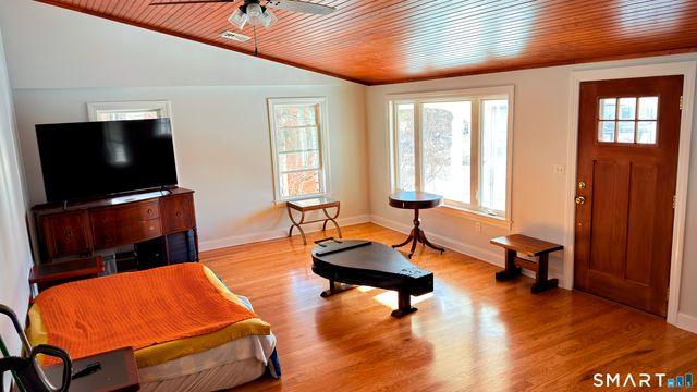 16 Grand Street, Thomaston, CT 06787