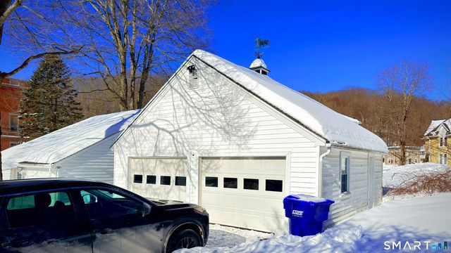 16 Grand Street, Thomaston, CT 06787