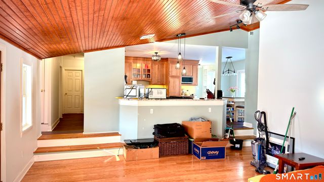 16 Grand Street, Thomaston, CT 06787