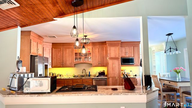 16 Grand Street, Thomaston, CT 06787