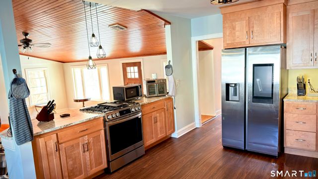 16 Grand Street, Thomaston, CT 06787