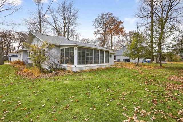 1040 E MOORPARK AVENUE, Appleton, WI 54911