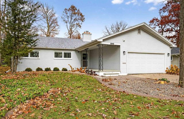 1040 E MOORPARK AVENUE, Appleton, WI 54911