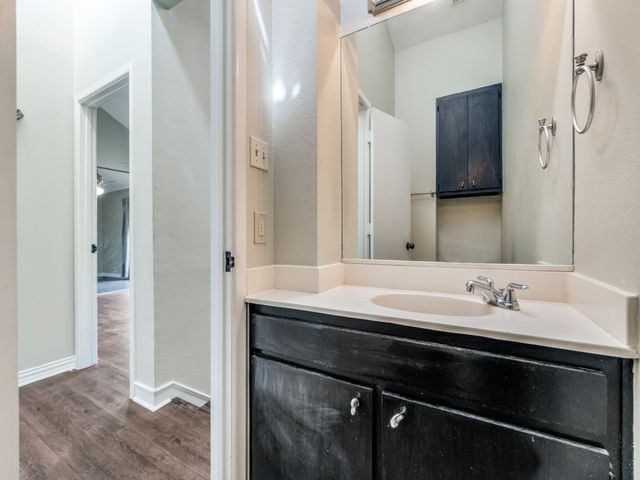 5710 Leona Avenue, Dallas, TX 75231