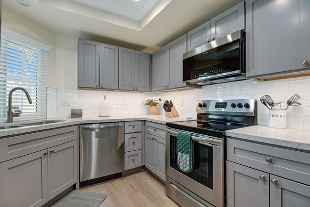 43733 Avenida Alicante, Palm Desert, CA 92211