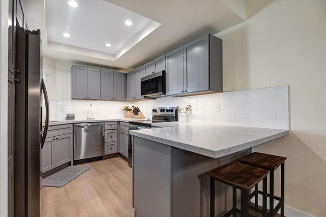 43733 Avenida Alicante, Palm Desert, CA 92211