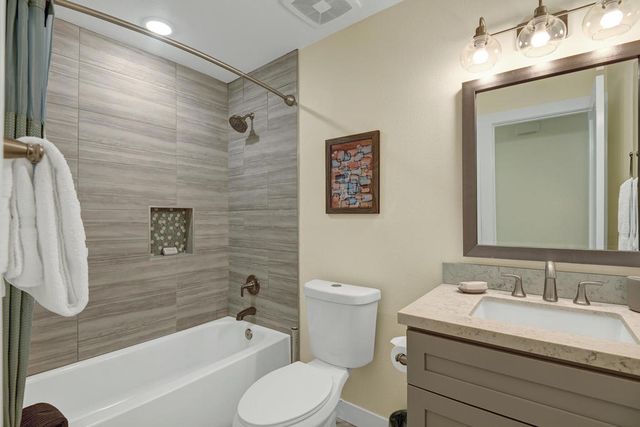 43733 Avenida Alicante, Palm Desert, CA 92211