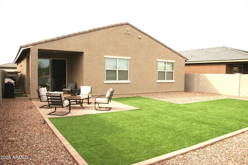Image 3 of property listing at 16052 W HONEYSUCKLE Drive, Surprise, AZ 85387