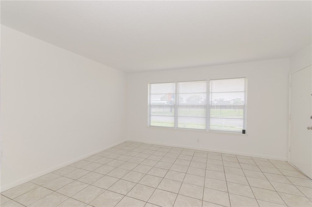 4310 Schanen Blvd, Corpus Christi, TX 78413 — photo 3