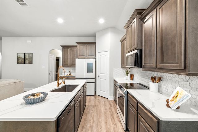 7512 Rose Crest Boulevard, Forest Hill, TX 76140