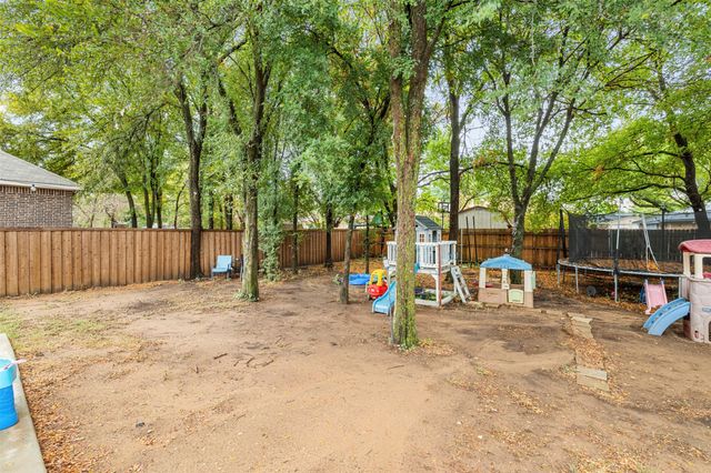7512 Rose Crest Boulevard, Forest Hill, TX 76140