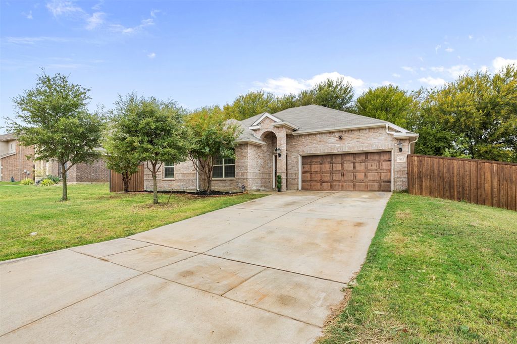7512 Rose Crest Boulevard, Forest Hill, TX 76140 — photo 3