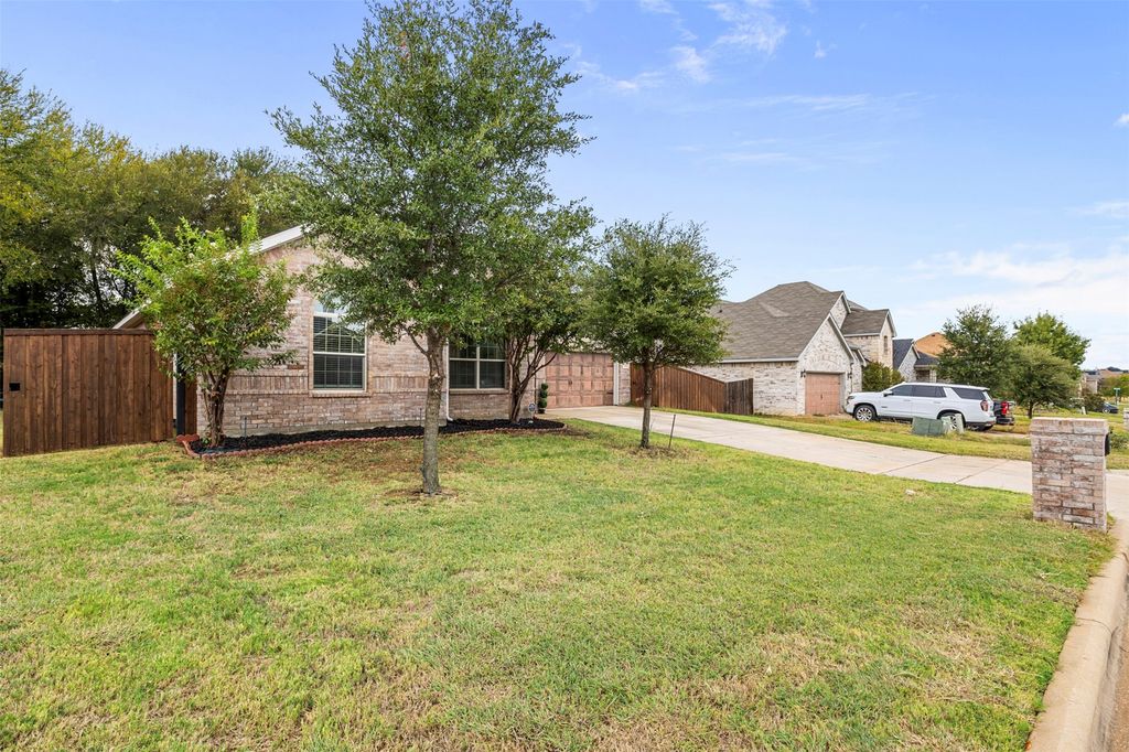 7512 Rose Crest Boulevard, Forest Hill, TX 76140 — photo 4