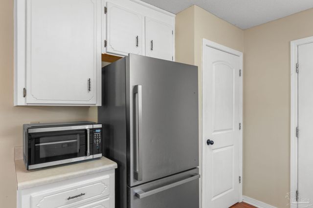 524 Greenberry Dr, Cantonment, FL 32533