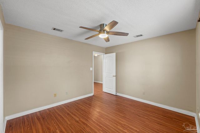 524 Greenberry Dr, Cantonment, FL 32533