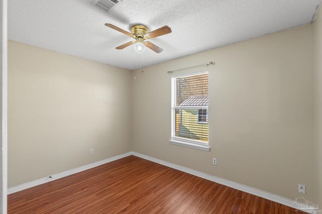 524 Greenberry Dr, Cantonment, FL 32533