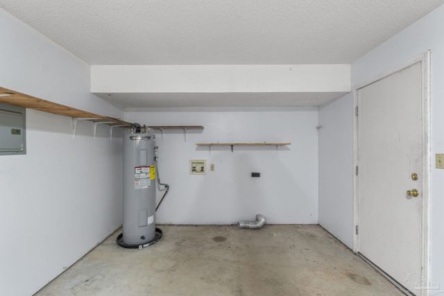 524 Greenberry Dr, Cantonment, FL 32533