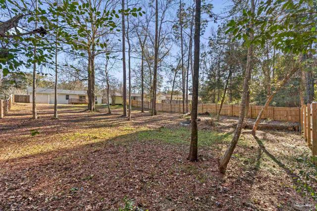 524 Greenberry Dr, Cantonment, FL 32533