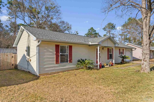 524 Greenberry Dr, Cantonment, FL 32533