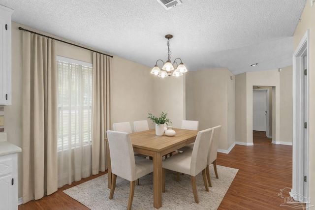 524 Greenberry Dr, Cantonment, FL 32533