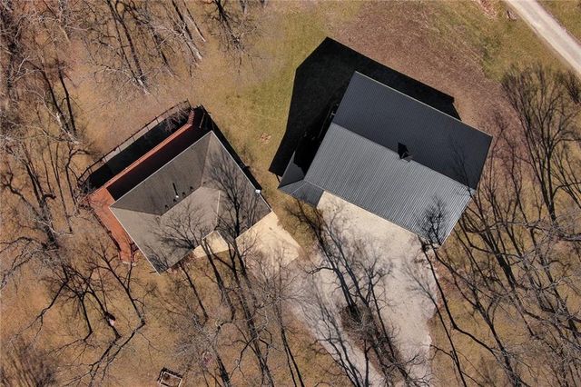 19750 Stranger Road, Leavenworth, KS 66048