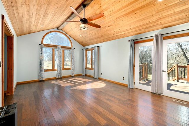 19750 Stranger Road, Leavenworth, KS 66048