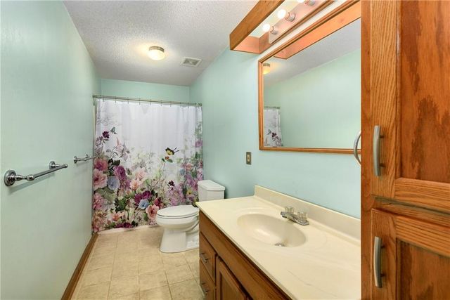 19750 Stranger Road, Leavenworth, KS 66048