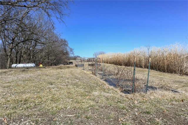 19750 Stranger Road, Leavenworth, KS 66048