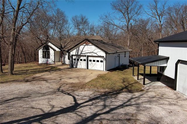 19750 Stranger Road, Leavenworth, KS 66048