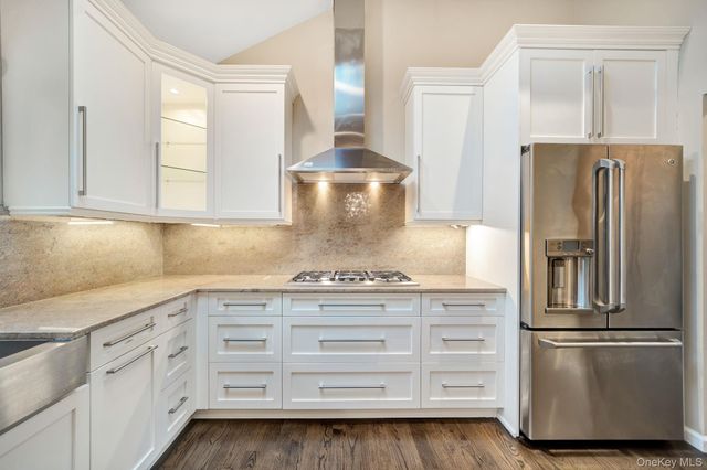 1499 Eric Lane, East Meadow, NY 11554