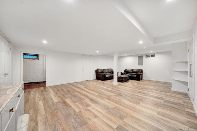 1499 Eric Lane, East Meadow, NY 11554