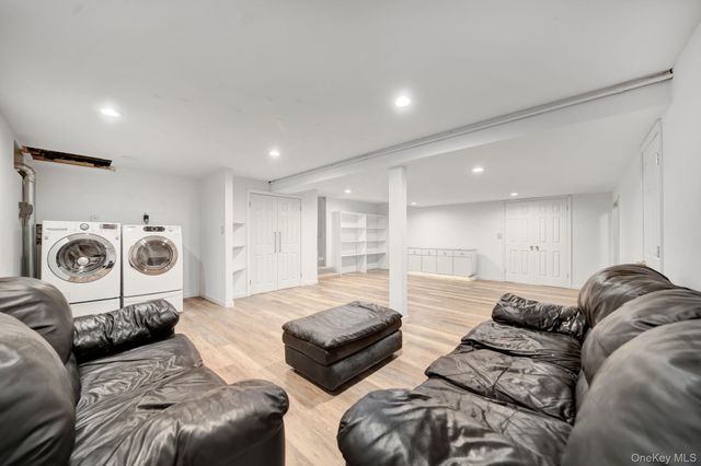 1499 Eric Lane, East Meadow, NY 11554