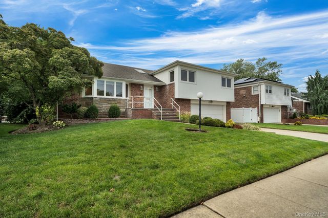 1499 Eric Lane, East Meadow, NY 11554