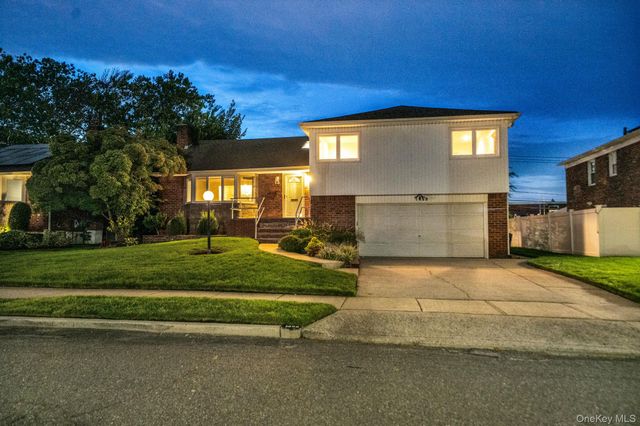 1499 Eric Lane, East Meadow, NY 11554