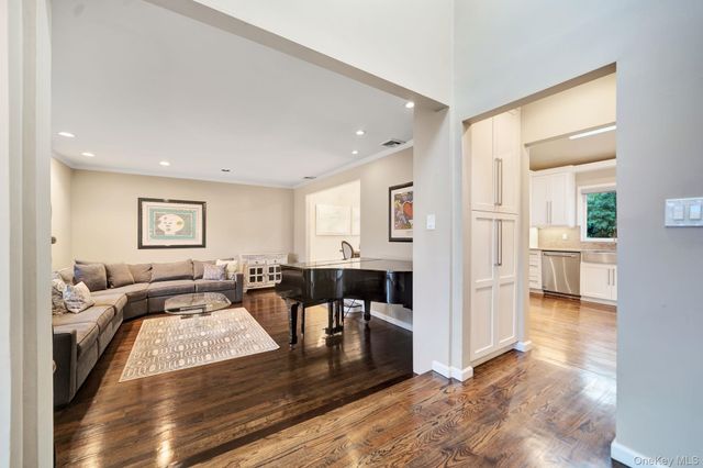 1499 Eric Lane, East Meadow, NY 11554